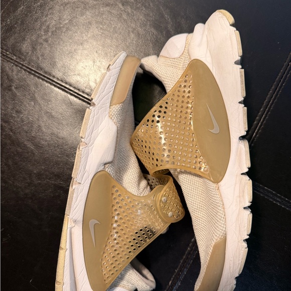 (Clearance) Nike Sock Dart Mesh Athletic Shoes in Tan and White Men’s size 10. - Picture 3 of 6